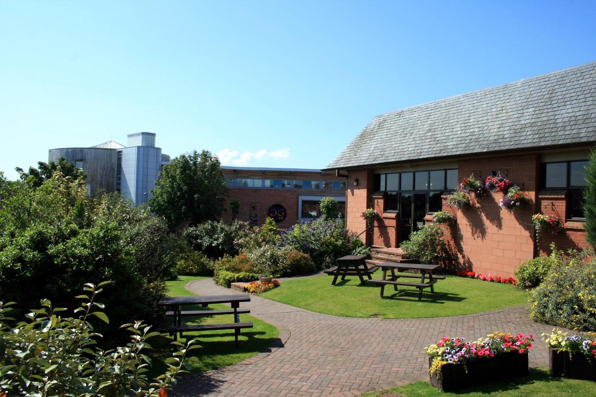 Cairndale Hotel & Spa Dumfries Exterior foto